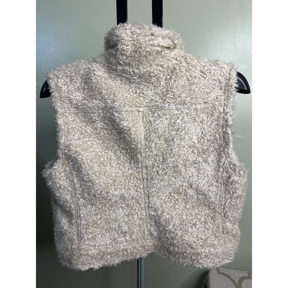 GAP Sherpa Teddy Vest organic white snap front buttons, size large - Picture 2 of 10